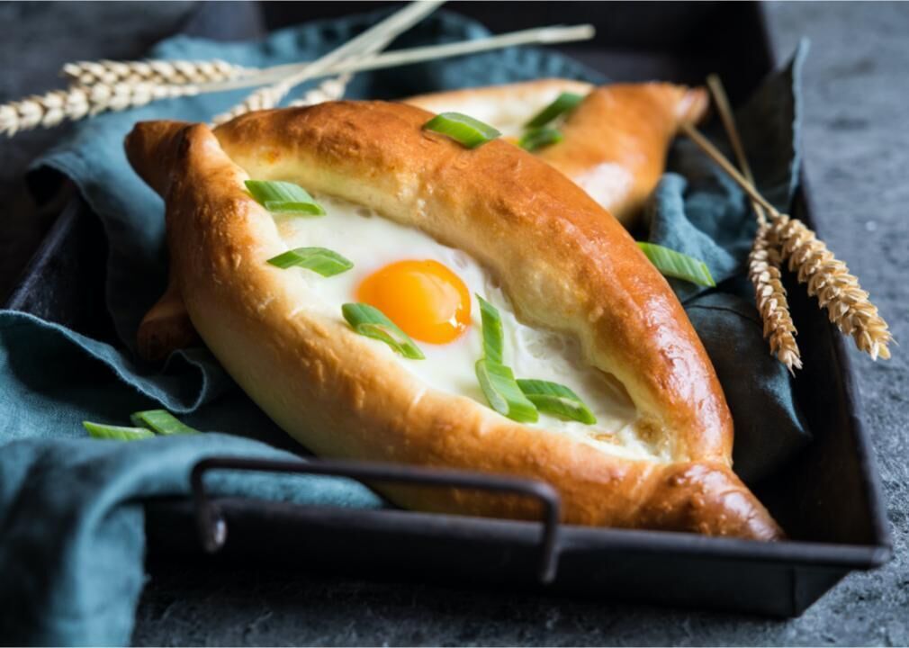 Georgia: Khachapuri